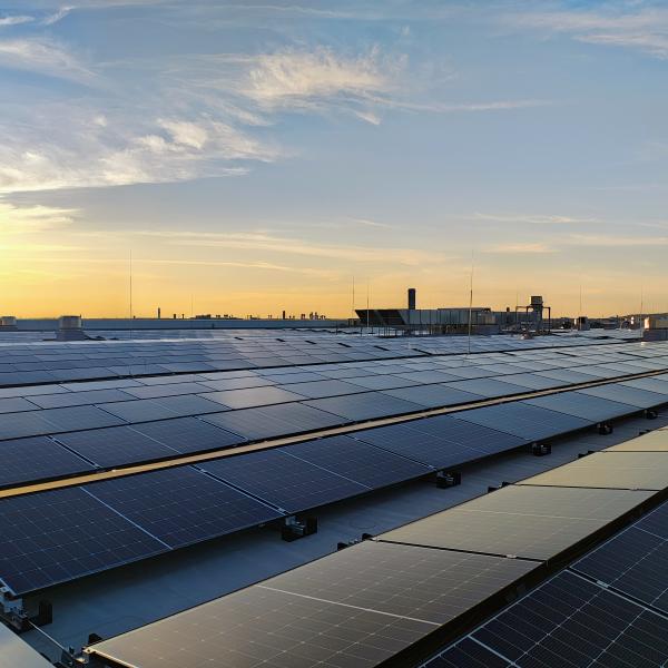 Photovoltaikanlage Gewerbe – Analyse, Messung und Anlagenmodifikation | Tesla Brandenburg